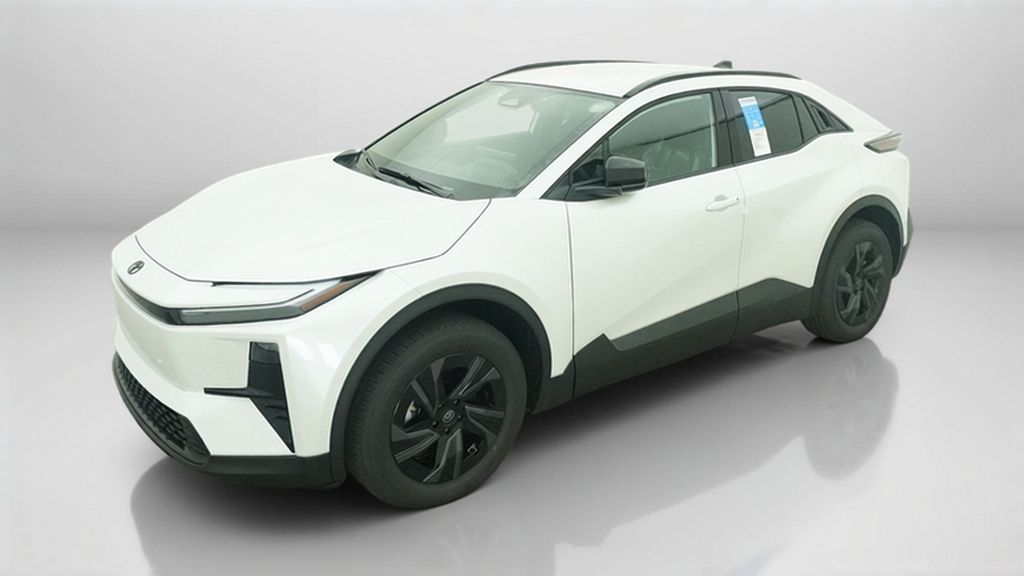 New 2026 Wind Chill Pearl <sup>1</sup> Toyota  SE image 20