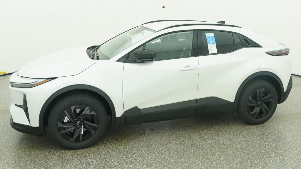 New 2026 Wind Chill Pearl <sup>1</sup> Toyota  SE image 24