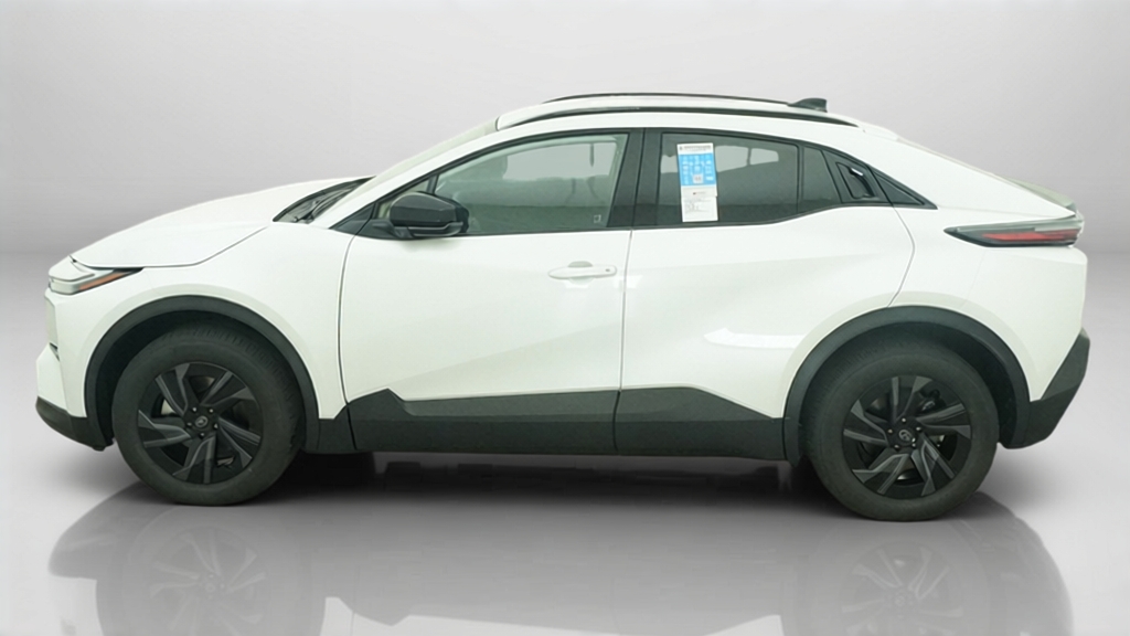 New 2026 Wind Chill Pearl <sup>1</sup> Toyota  SE image 21