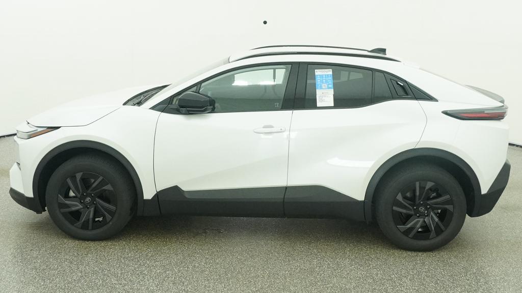 New 2026 Wind Chill Pearl <sup>1</sup> Toyota  SE image 22