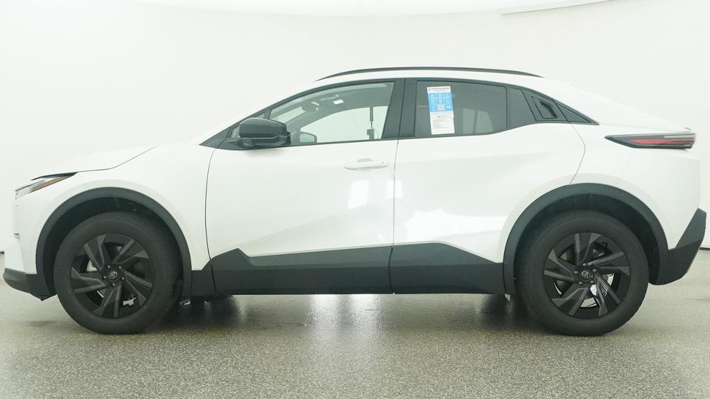 New 2026 Wind Chill Pearl <sup>1</sup> Toyota  SE image 21