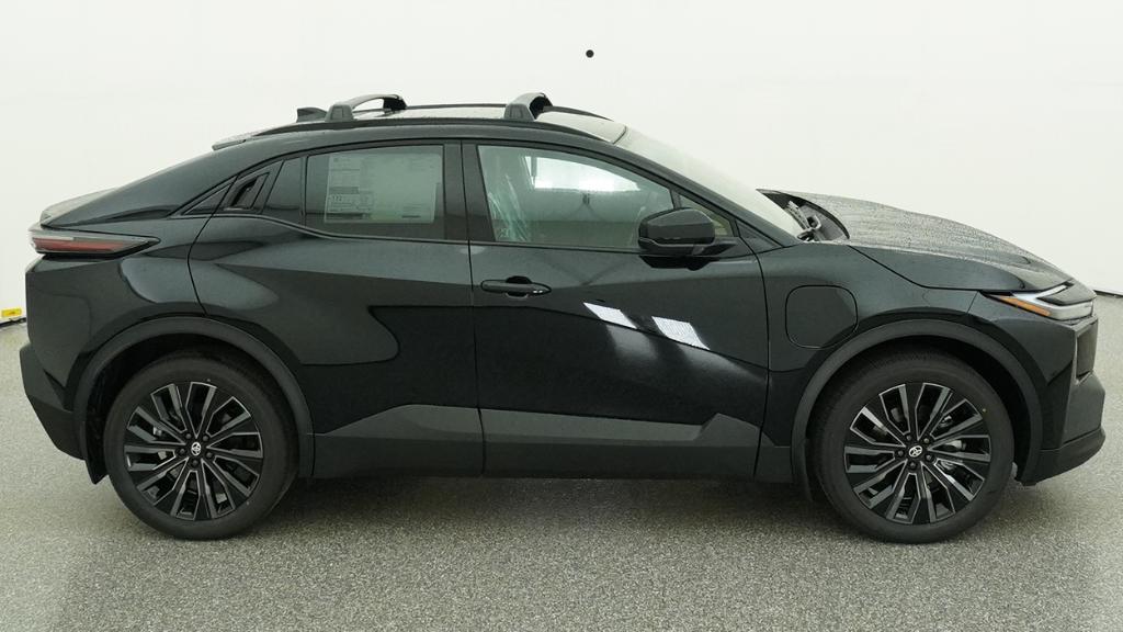 2026 Toyota C-HR XSE - Photo 55