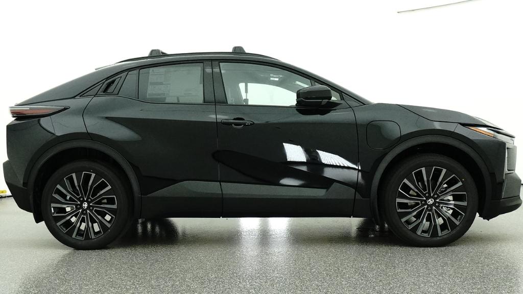 2026 Toyota C-HR XSE - Photo 46
