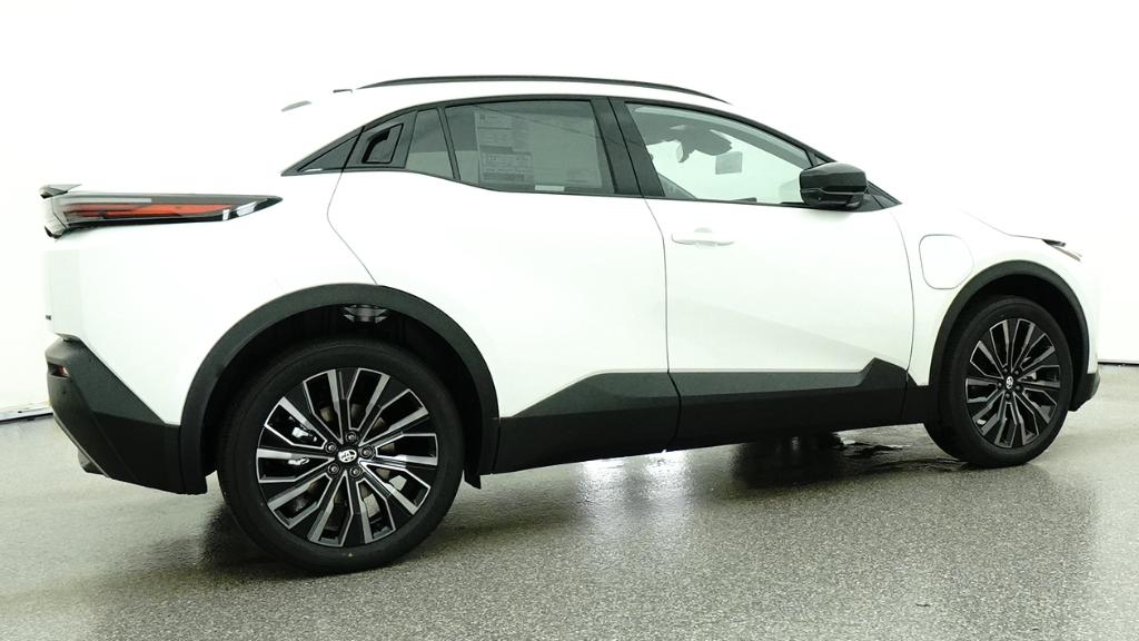 New 2026 Wind Chill Pearl Toyota XSE image 32