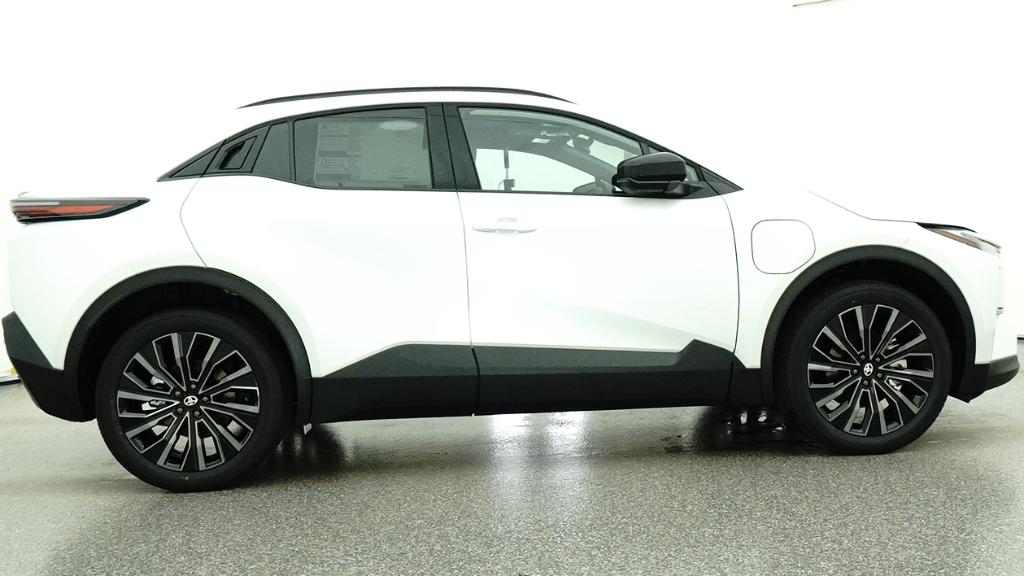 New 2026 Wind Chill Pearl Toyota XSE image 24