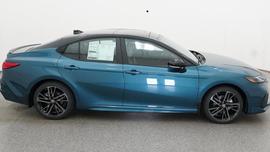 New 2026 Ocean Gem with Midnight Black Metallic roof Toyota XSE image 59