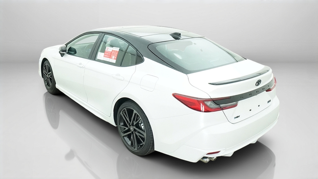 New 2026 Wind Chill Pearl with Midnight Black Metallic roof <sup>1</sup> Toyota  XSE image 41