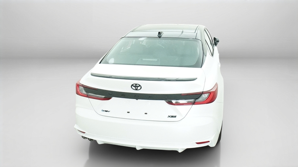 New 2026 Wind Chill Pearl with Midnight Black Metallic roof <sup>1</sup> Toyota  XSE image 39