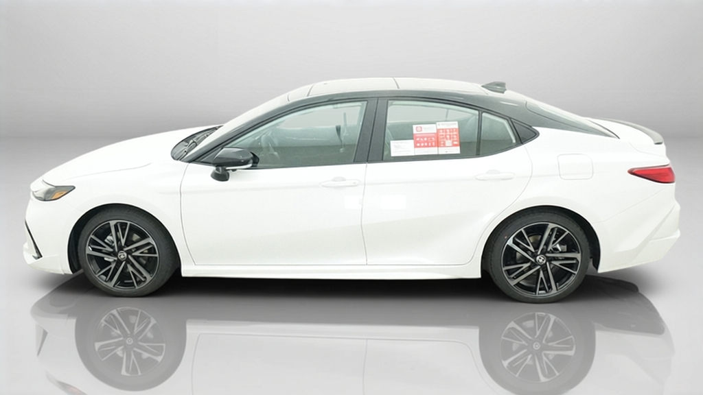 New 2026 Wind Chill Pearl with Midnight Black Metallic roof <sup>1</sup> Toyota  XSE image 29