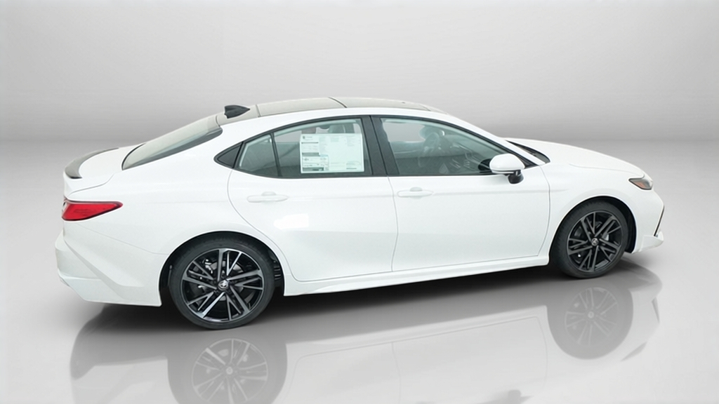 New 2027 Wind Chill Pearl <sup>1</sup> Toyota  XSE image 8