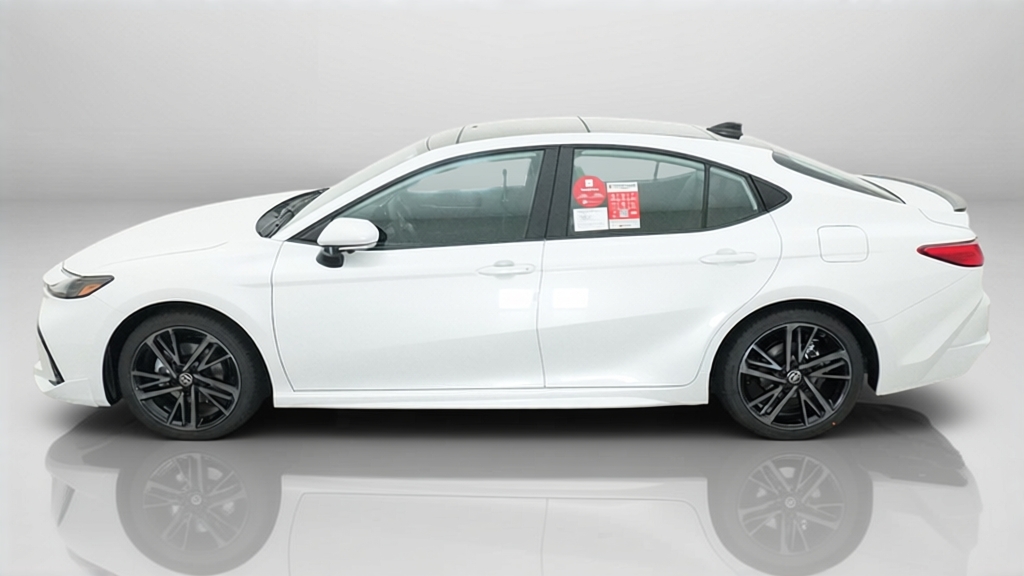 New 2027 Wind Chill Pearl <sup>1</sup> Toyota  XSE image 2