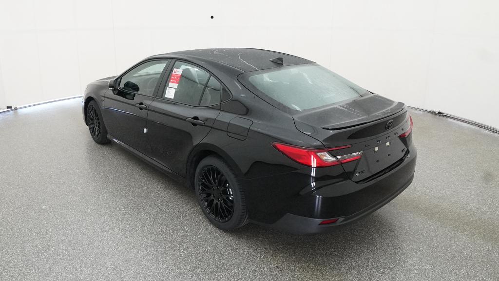 2025 Toyota Camry LE - Photo 38