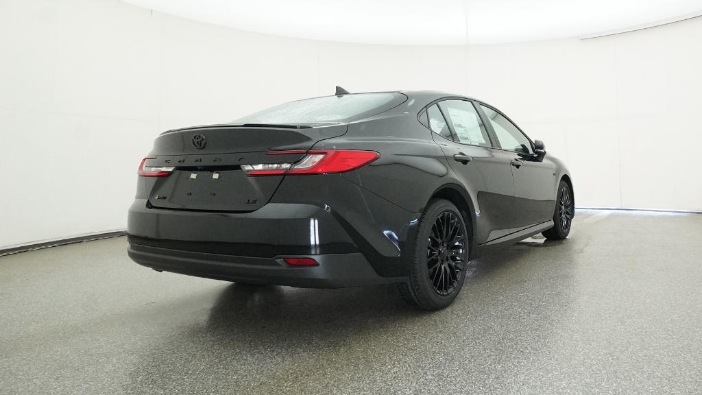 2025 Toyota Camry LE - Photo 33