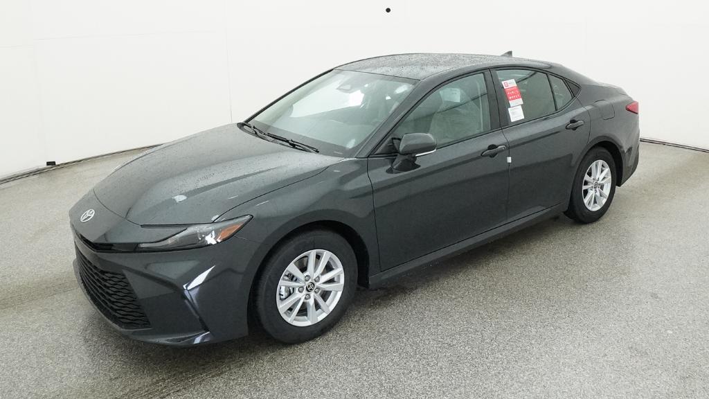 2026 Toyota Camry LE Hybrid's photo