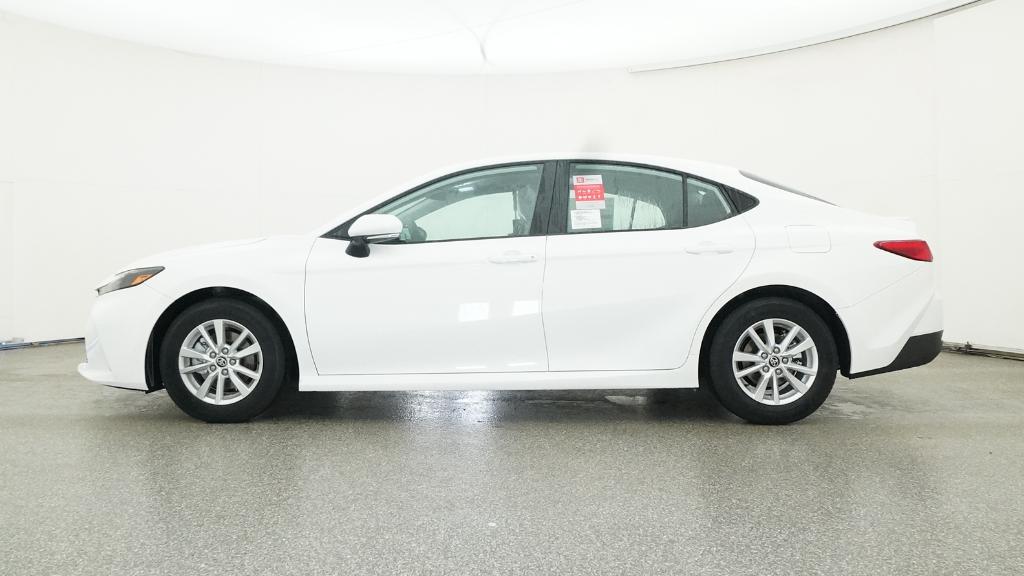 2026 Toyota Camry LE photo 9
