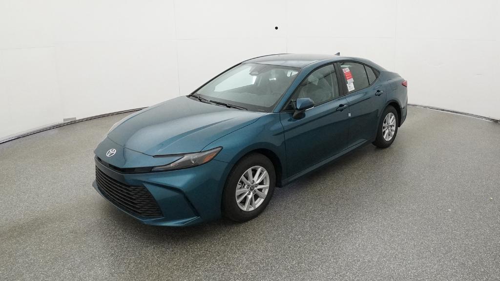 2026 Toyota Camry LE's photo
