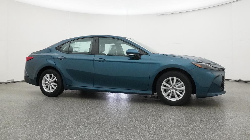 2026 Toyota Camry LE photo 28