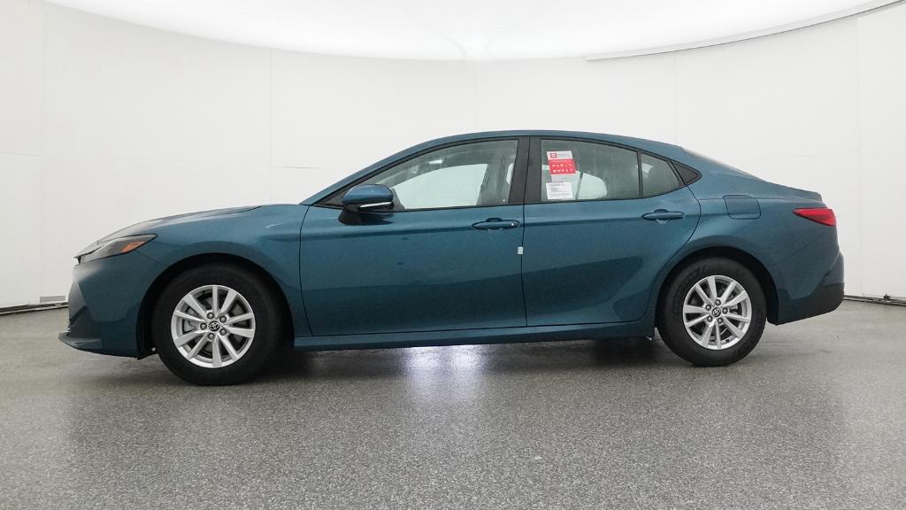 2026 Toyota Camry LE photo 10