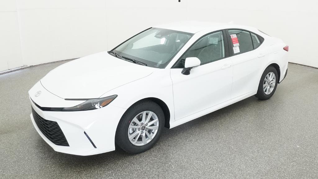 2026 Toyota Camry LE Hybrid's photo
