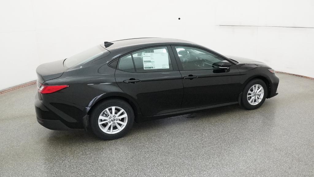 2026 Toyota Camry LE photo 4
