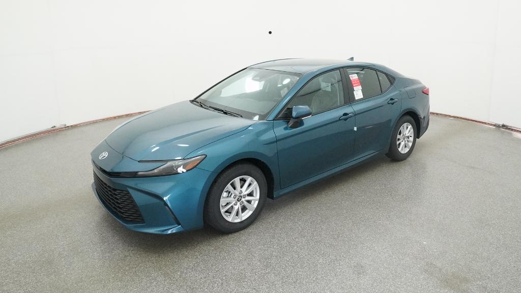 2026 Toyota Camry LE's photo