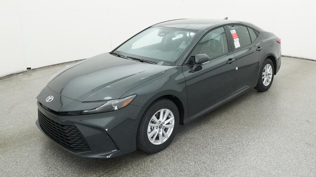 2026 Toyota Camry LE Hybrid's photo