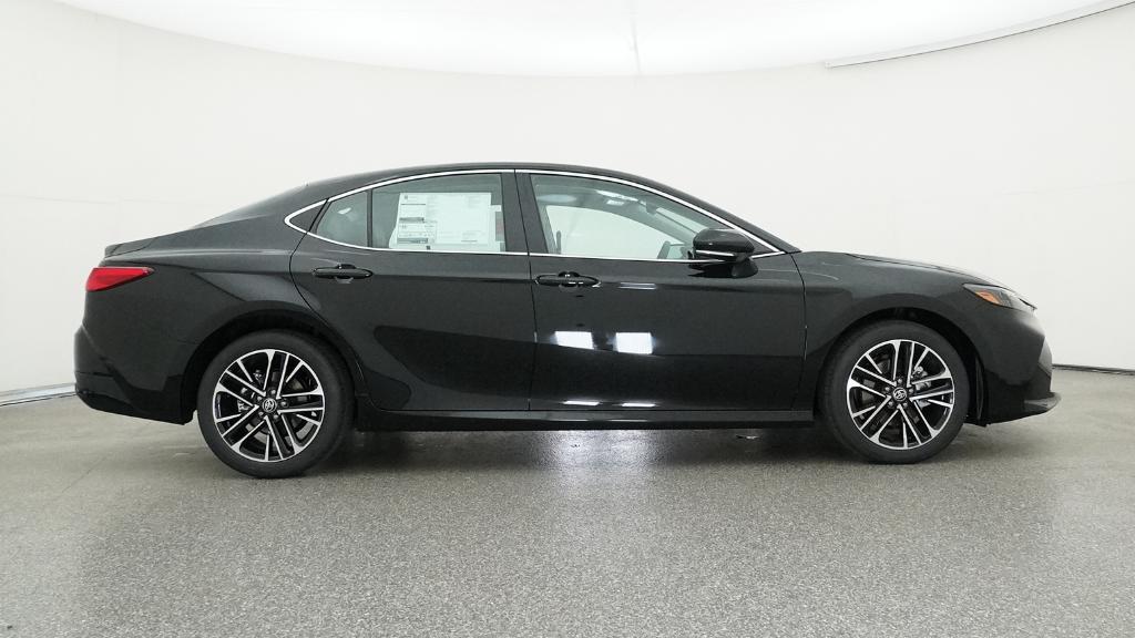 New 2026 Midnight Black Metallic Toyota  XLE image 38