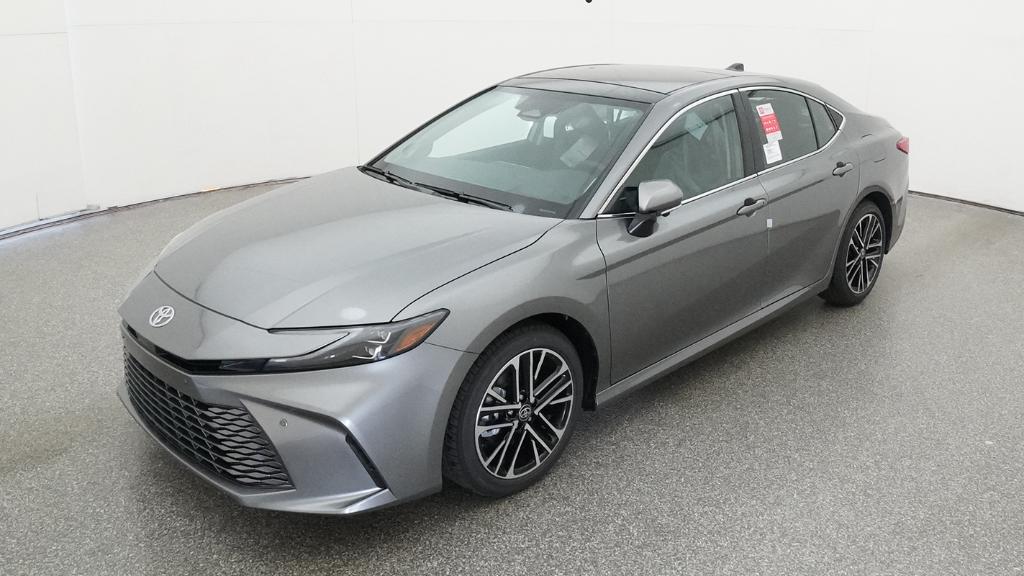 2026 Toyota Camry XLE Hybrid's photo