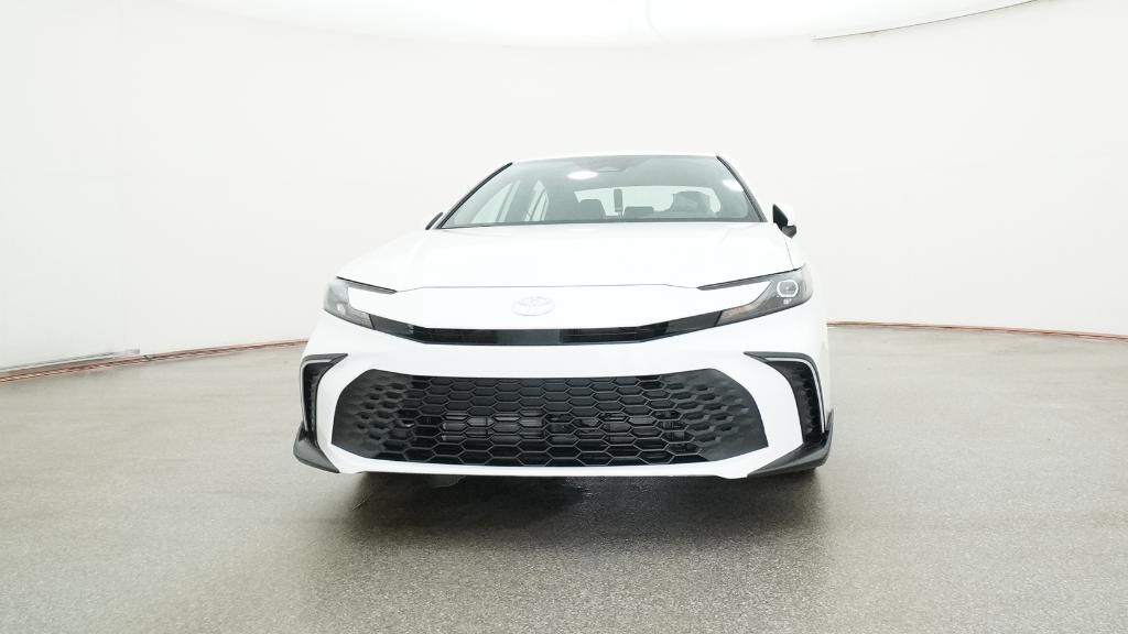 2025 Toyota Camry SE photo 3