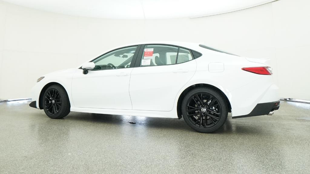 2025 Toyota Camry SE photo 11