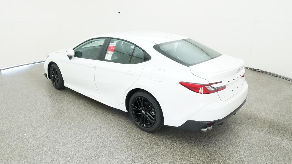 2025 Toyota Camry SE photo 14
