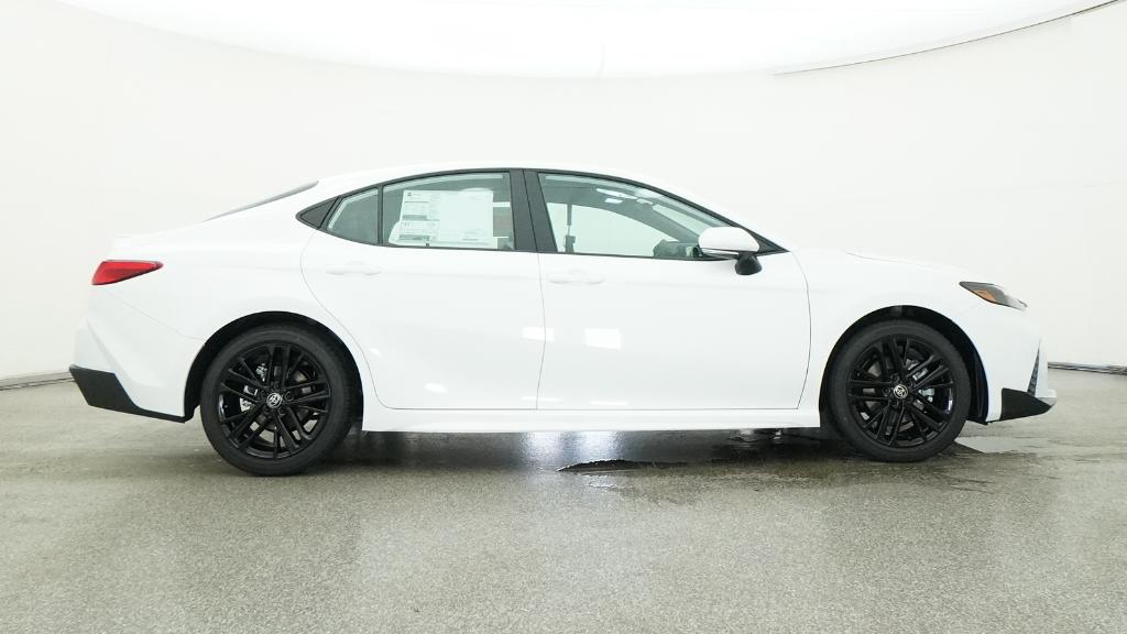 2025 Toyota Camry SE photo 25