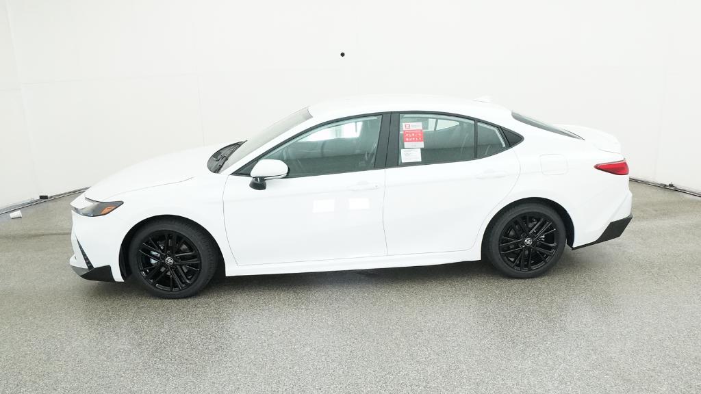 2025 Toyota Camry SE photo 10