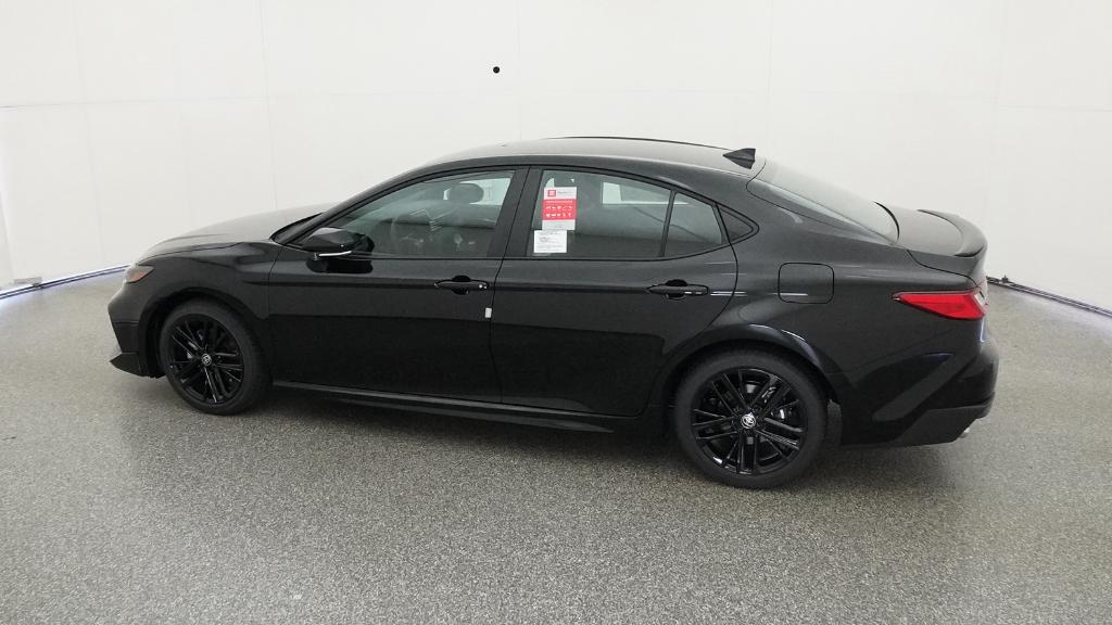 2025 Toyota Camry SE photo 2