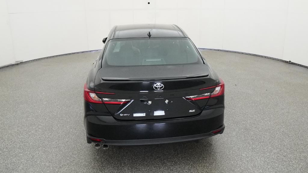 2025 Toyota Camry SE photo 3