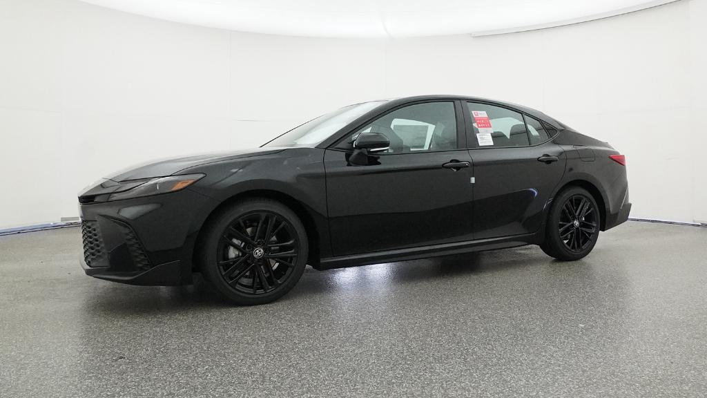 2025 Toyota Camry SE photo 13
