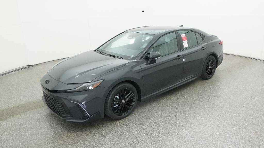 2025 Toyota Camry SE's photo