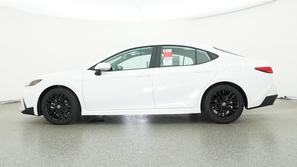 2025 Toyota Camry SE photo 10