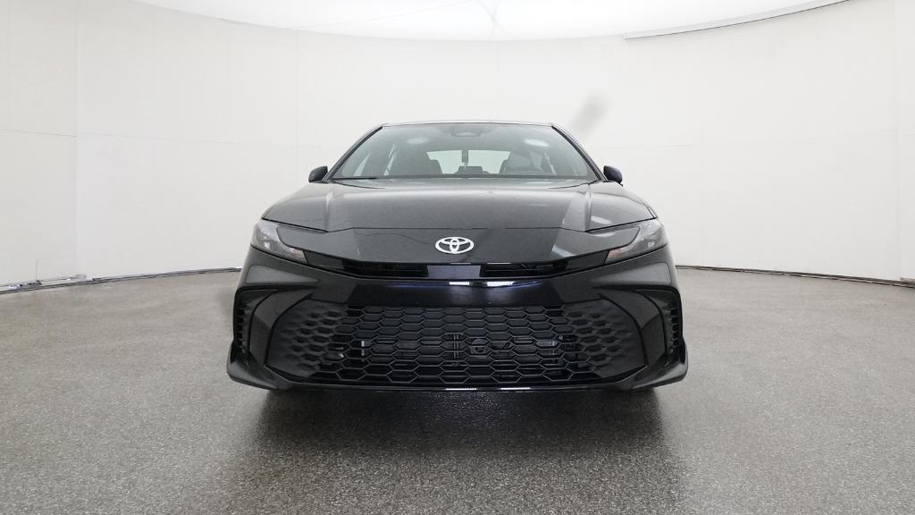 2025 Toyota Camry SE photo 3
