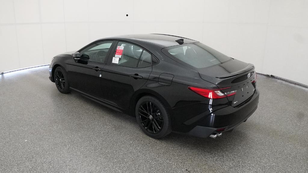 2025 Toyota Camry SE photo 13