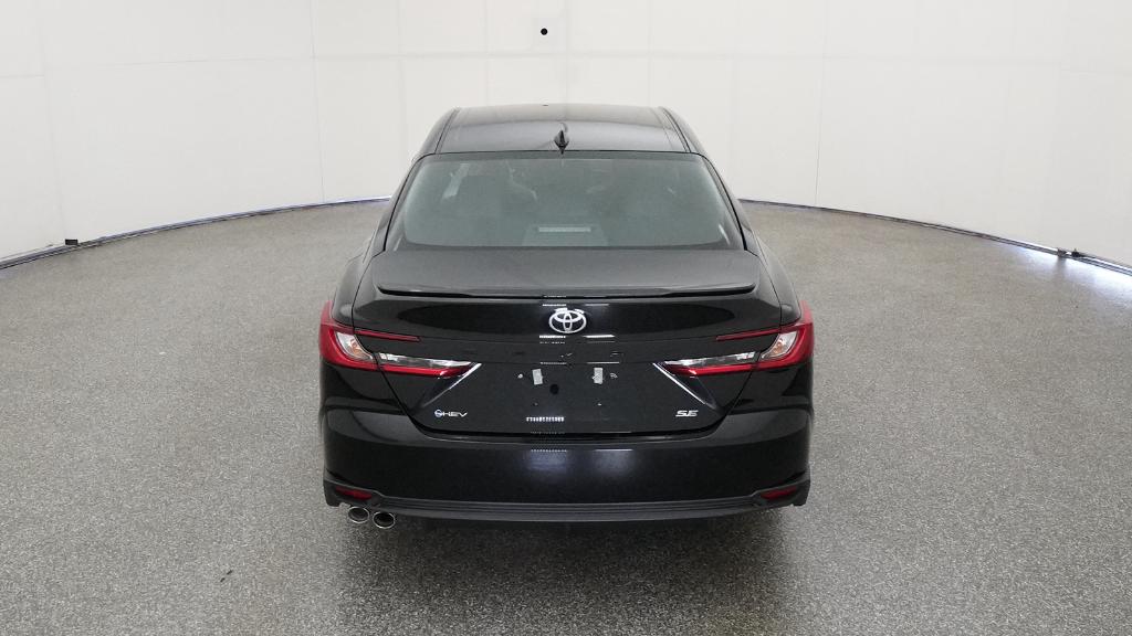 2025 Toyota Camry SE photo 18