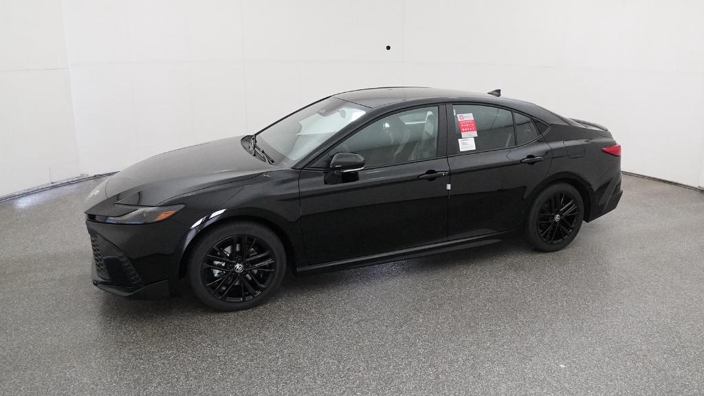 2025 Toyota Camry SE photo 7