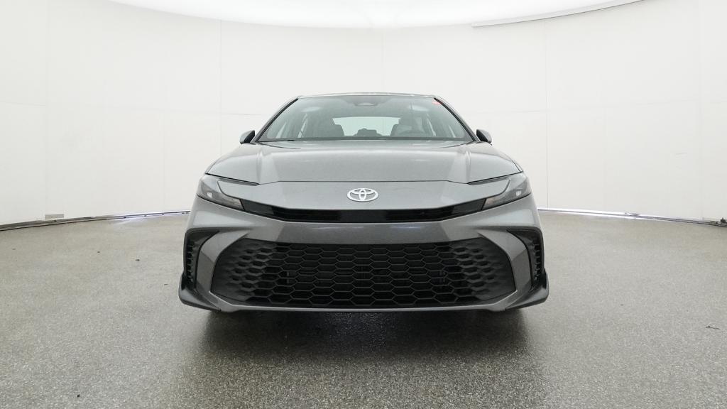 2025 Toyota Camry SE photo 3
