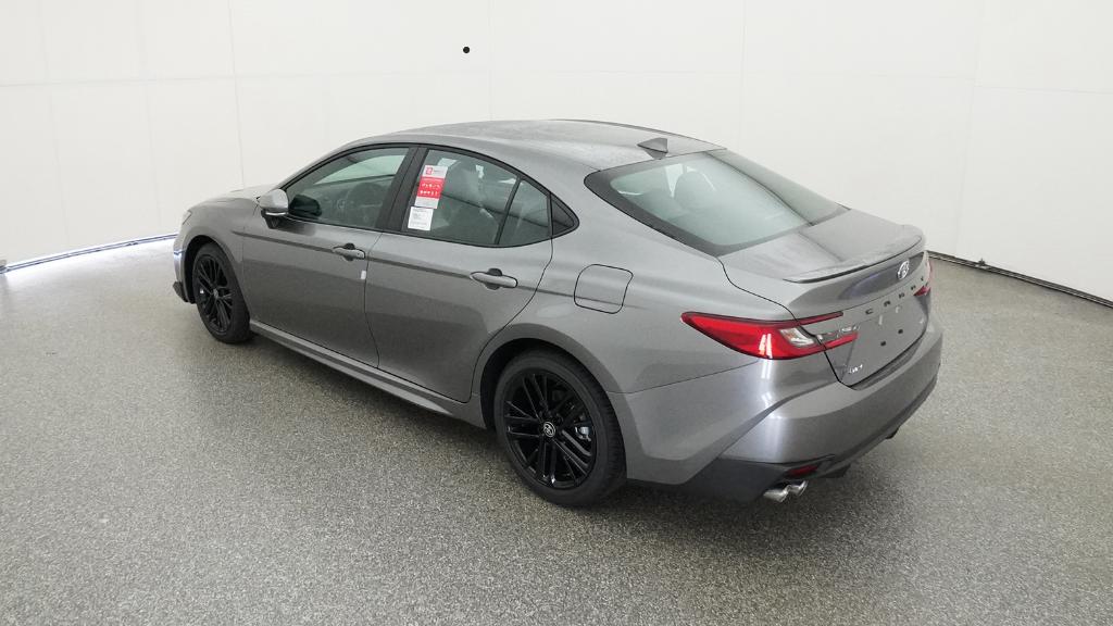 2025 Toyota Camry SE photo 13