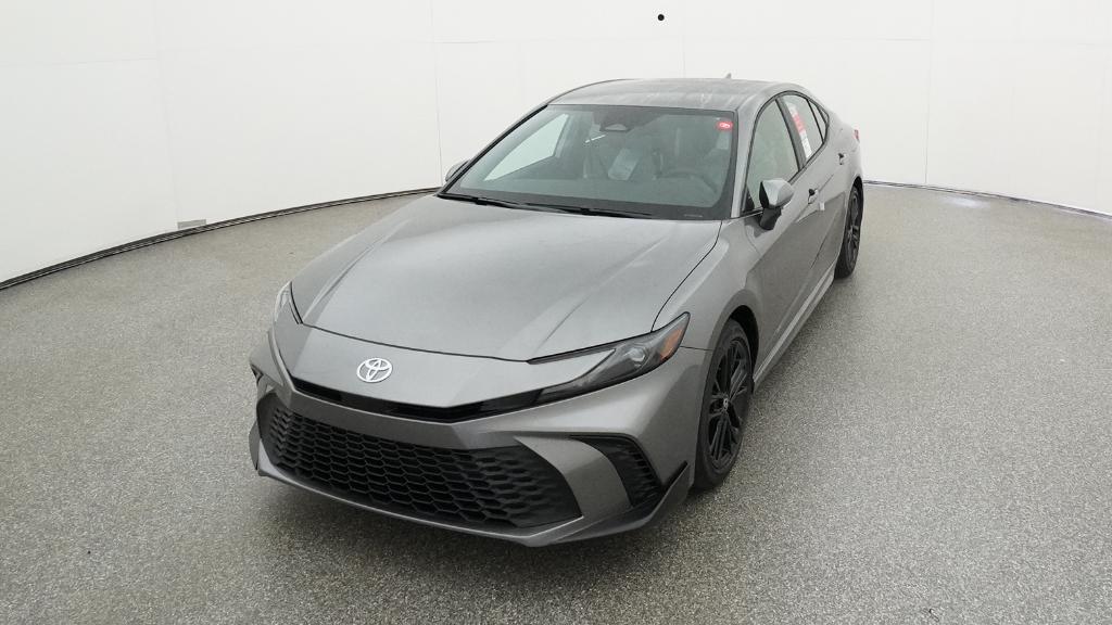 2025 Toyota Camry SE photo 5