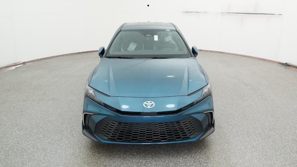 2025 Toyota Camry SE photo 2