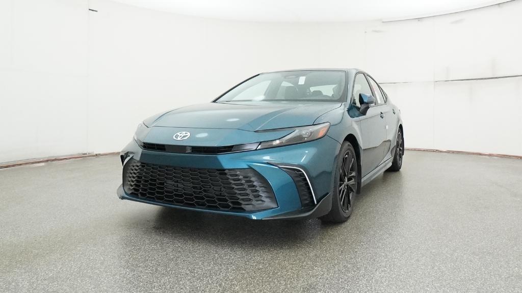 2025 Toyota Camry SE photo 4