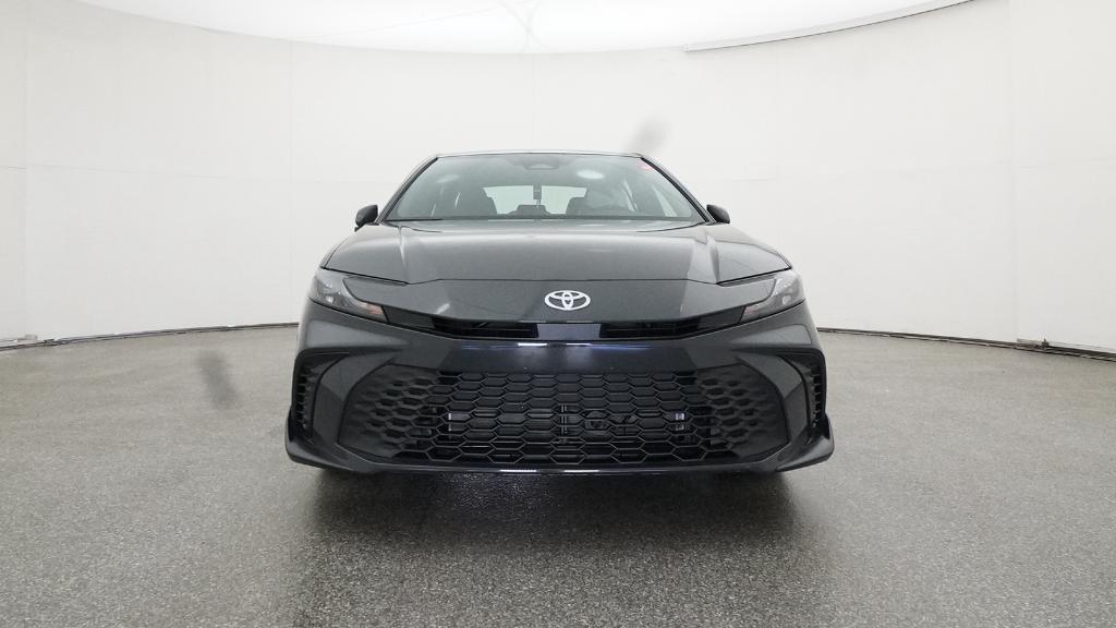 2025 Toyota Camry SE photo 3