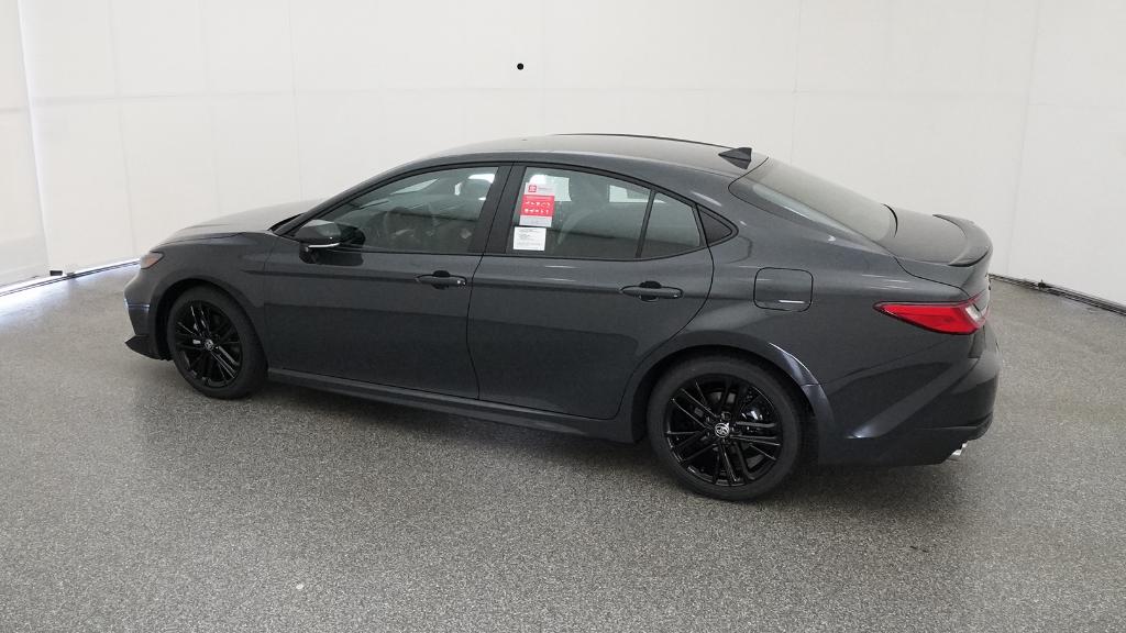 2025 Toyota Camry SE photo 11