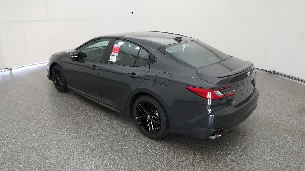 2025 Toyota Camry SE photo 13